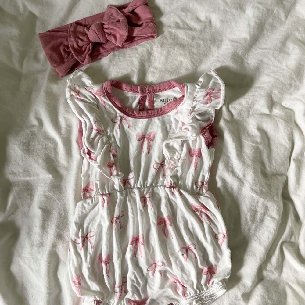 Kyte BABY Pink and White Bow Romper Set